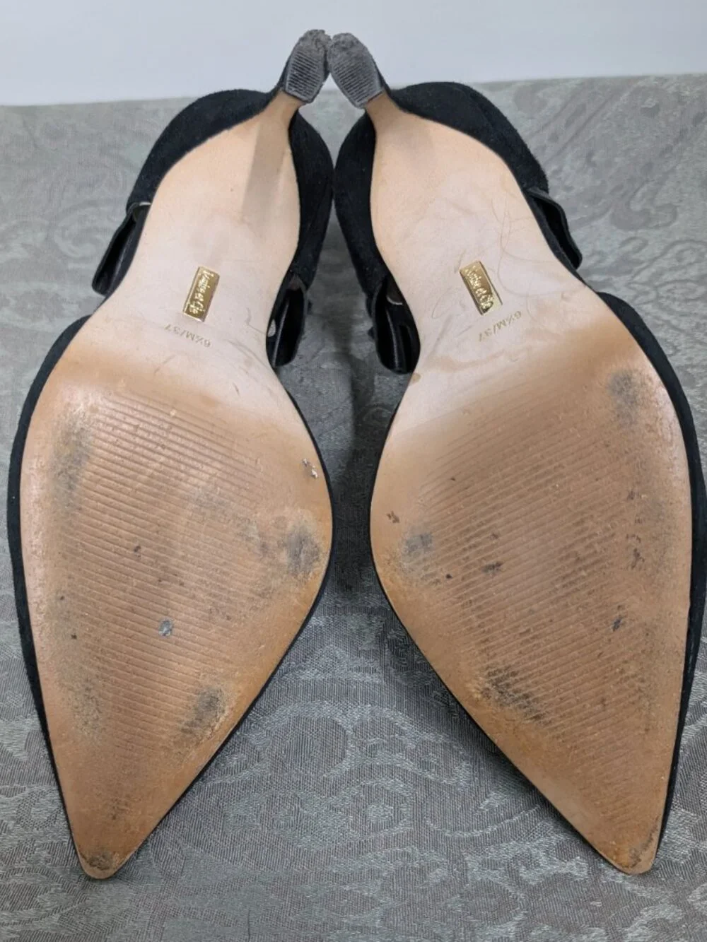 Louise et Cie Black Lo-Telissa suede stilettos with leather ruffle, sz 6.5